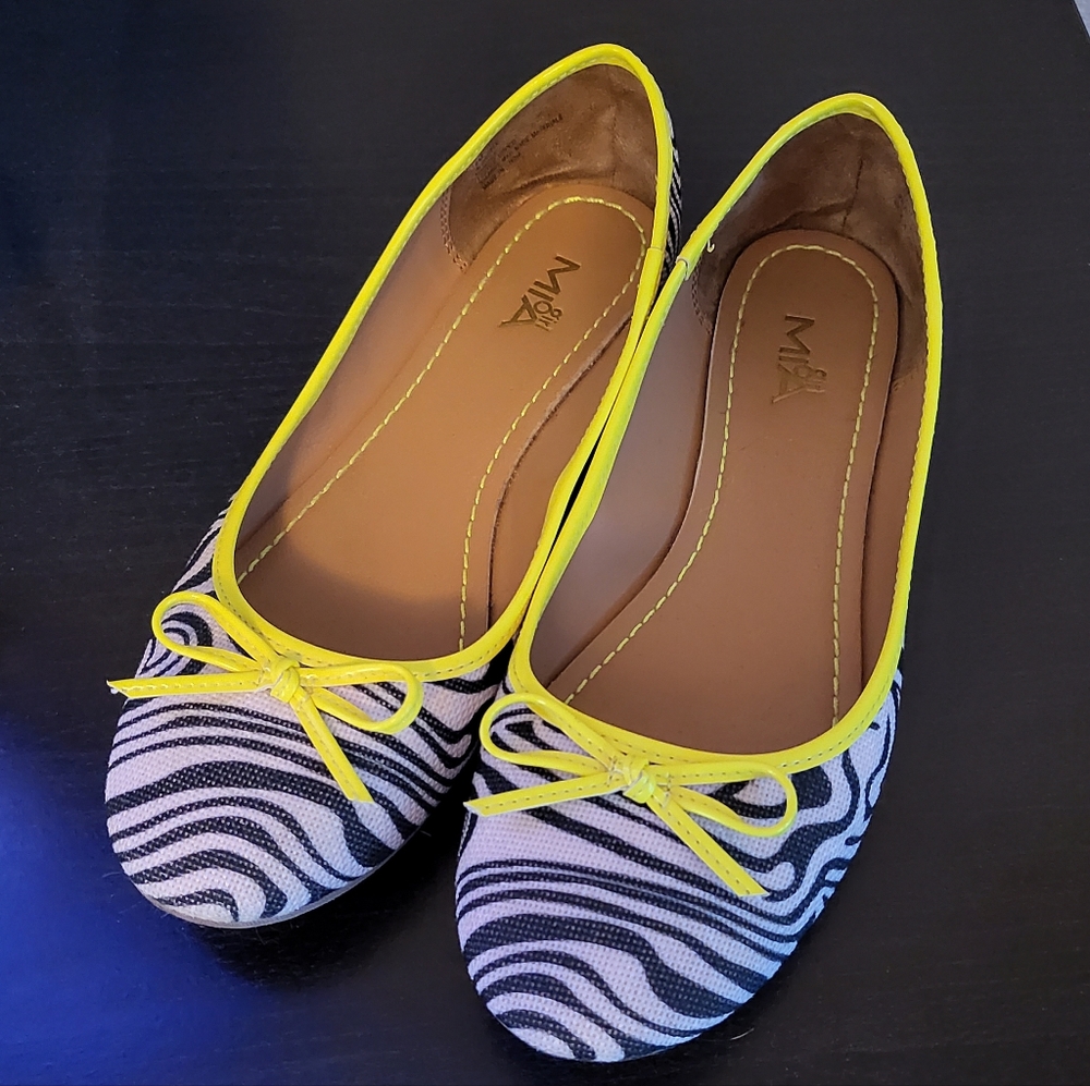 Mia Girl flats